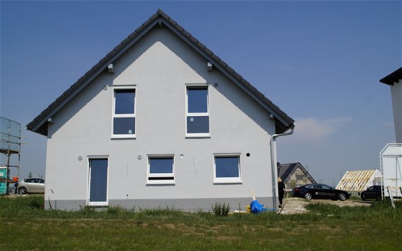 In Marbach ist ein weiteres Haus fertiggestellt worden - zumindest von außen.