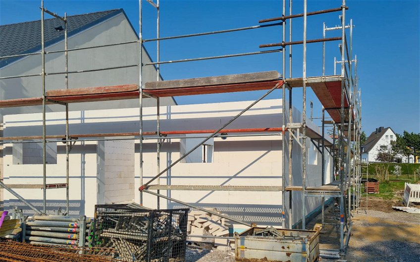 Fertigstellung des Erdgeschossrohbaus für Kern-Haus in Halle Ammendorf