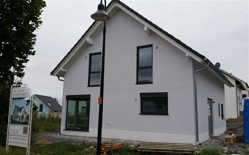 Außenansicht des Einfamilienhauses Signum Plus von Kern-Haus in Talheim