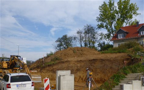 Baustellenvorbereitung auf dem Grundstück für das individuell geplante Einfamilienhaus Komfort von Kern-Haus in Bammental mit Erker