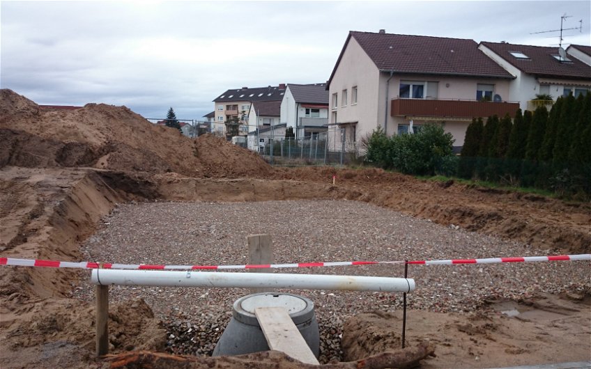 Vorbereitetes Grundstück für die individuell geplante Doppelhaushälfte Twin XXL von Kern-Haus in Viernheim