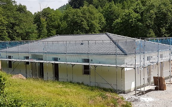 Frei geplanter Bungalow von Kern-Haus in Eberbach mit fertig eingedecktem Dach