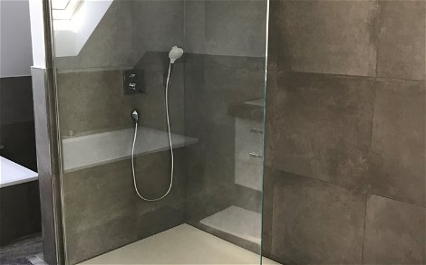 Dusche im individuell geplanten Familienhaus Jano von Kern-Haus in Heddesheim
