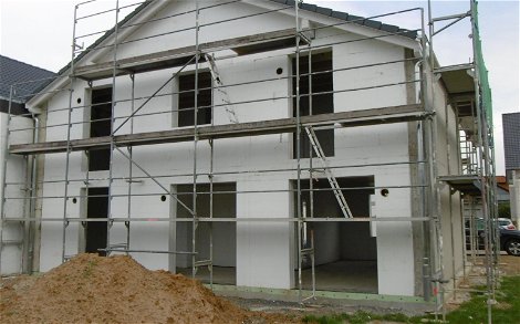 Rohbau des frei geplanten Familienhauses von Kern-Haus in Hambrücken