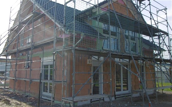 Geschlossener Rohbau des Familienhauses Komfort von Kern-Haus in Sinsheim-Eschelbach