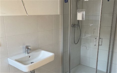 Badezimmer in den frei geplanten Mehrfamilienhäusern von Kern-Haus in Hemsbach