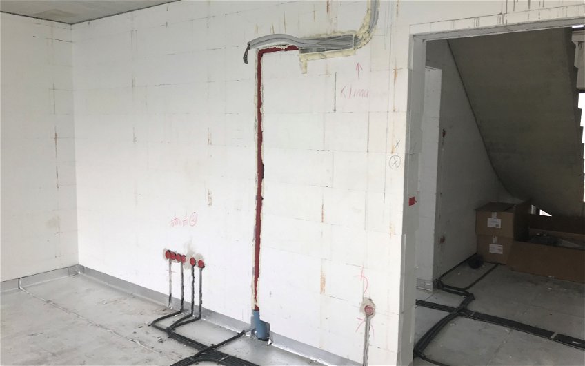 Elektrorohinstallation im frei geplanten Familienhaus von Kern-Haus in Mauer