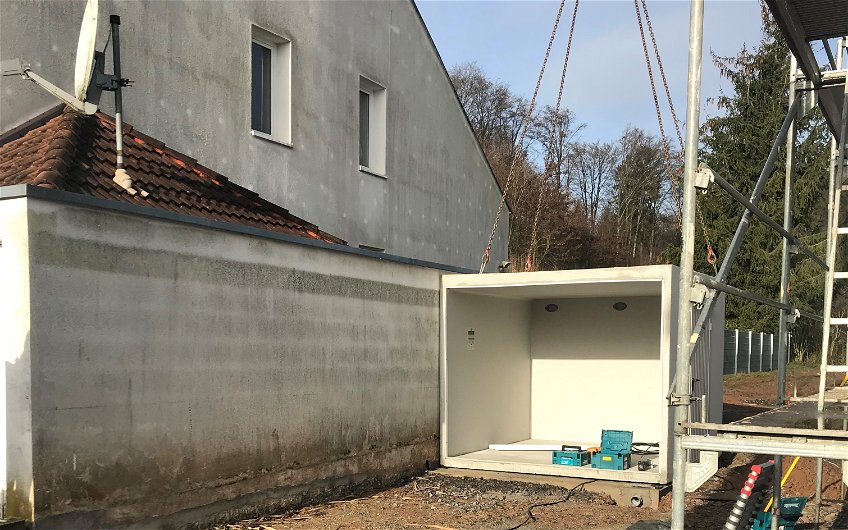 Garage des individuell geplanten Familienhauses Vero von Kern-Haus in Leimen-Gauangelloch