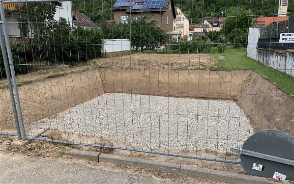Kellergrube für das frei geplante Familienhaus von Kern-Haus in Weinheim
