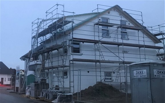 Rohbau der frei geplanten Doppelhaushälfte von Kern-Haus in Ketsch