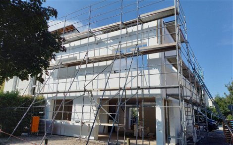 Rohbau des frei geplanten Familienhauses von Kern-Haus in Schriesheim