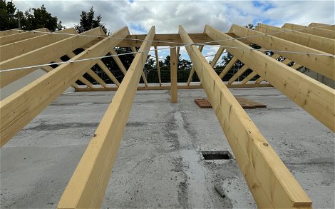 Ein wichtiger Abschnitt beim Hausbau ist der Dachstuhl.