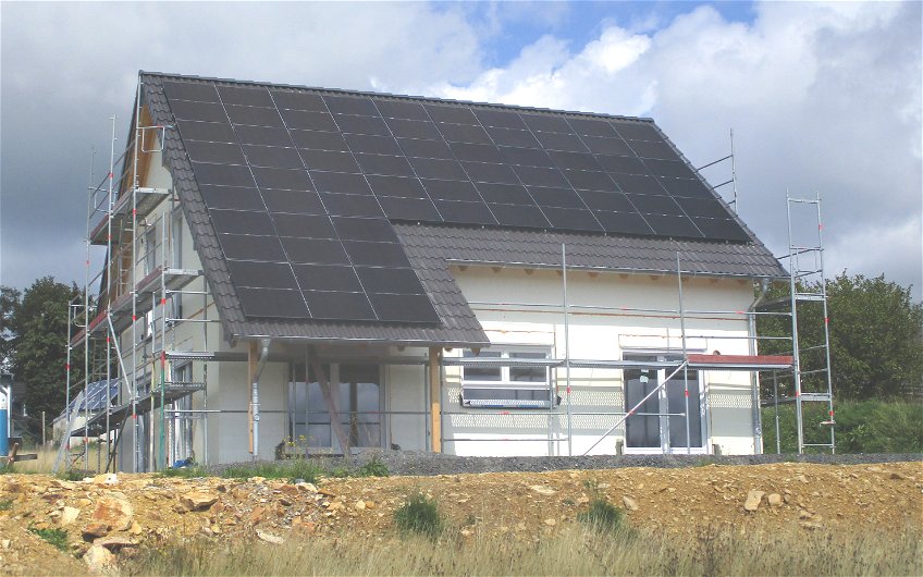 Auf dem Dach konnten Solarkollektoren befestigt werden.