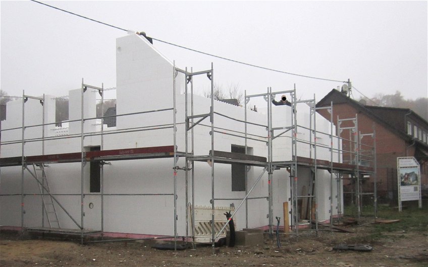 Die moderne Stahlbetonweise DuoTherm verfügt über eine doppelte Dämmung und wird anschließend mit Beton verfüllt. 