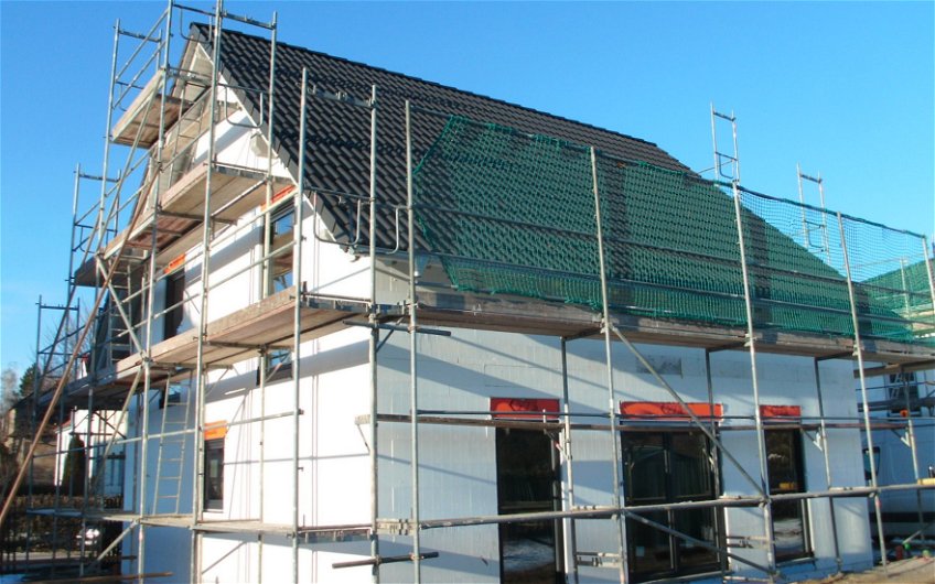 Dacheindeckung und Einbau der Fensterelemente