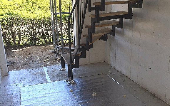 Bodenplattenisolierung im Eingangs- und Treppenbereich
