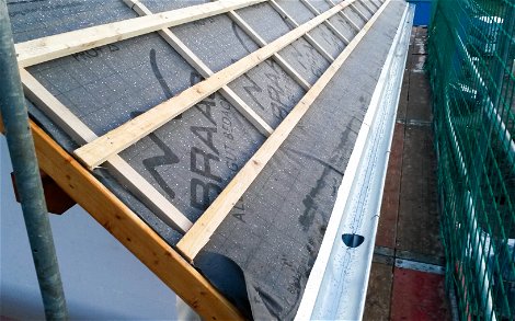 Abdichten der Dacheindeckung