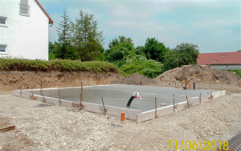 Bodenplatte auf Grundstück in Taucha für Kern-Haus
