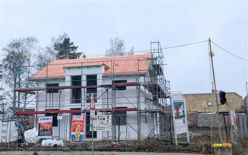 Dacheindeckung auf Kern-Haus Rohbau in Baalsdorf