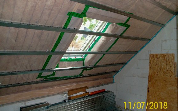 Dachfenster mit Dachdämmung in Kern-Haus Rohbau in Göbschelwitz