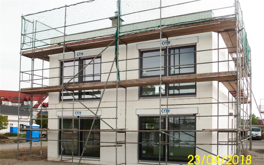 Einbau Fensterelemente in Kern-Haus Bauhaus in Taucha