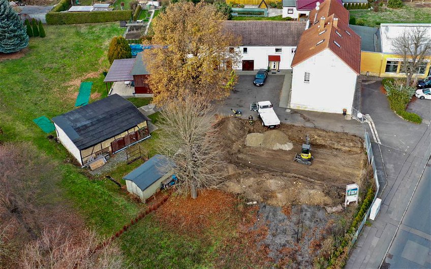 Luftbild Tiefbauarbeiten auf Grundstück für Kern-Haus in Thekla