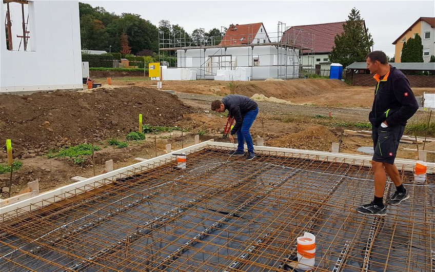 Fundamenterder in Armierung der Bodenplatte für Kern-Haus in Parthenstein