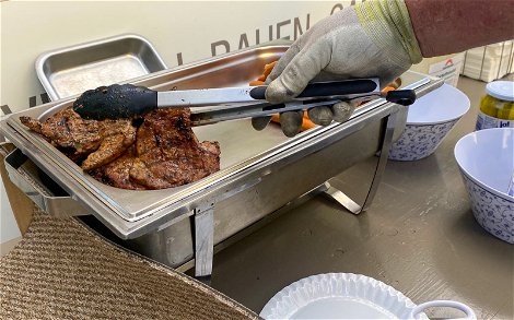 Steak beim Catering auf Kern-Haus Einzugsfest in Pegau