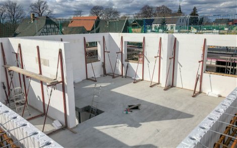 Erdgeschossrohbau mit DuoTherm-Wänden für Kern-Haus in Naunhof