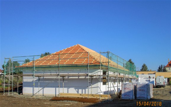 Vorbereitung Dacheindeckung auf Kern-Haus Bungalow in Lindenthal