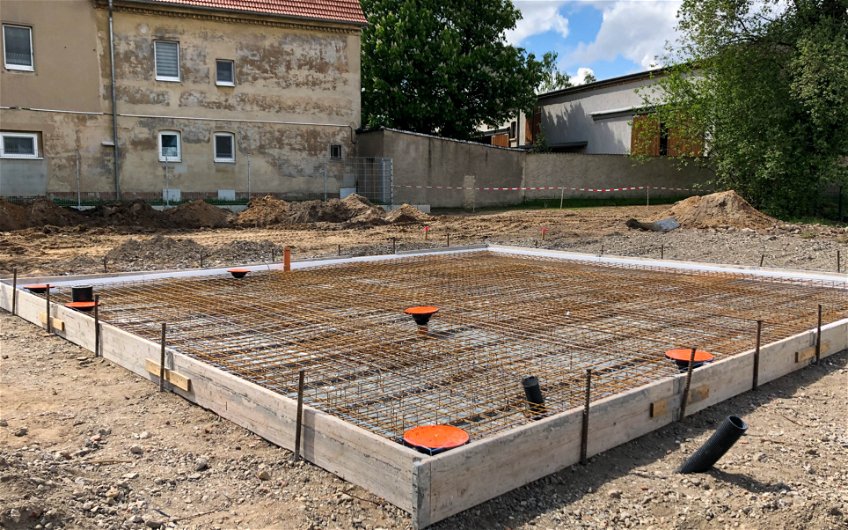 Vorbereitung Bodenplatte mit Armierung für Kern-Haus in Göbschelwitz