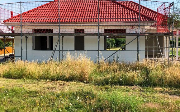 Kern-Haus Rohbau mit eingedecktem Dach in Pohritzsch