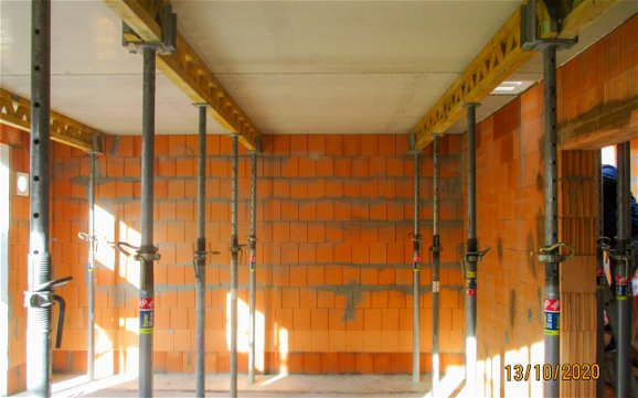Ständer für Zwischendecke in Kern-Haus Rohbau in Leipzig