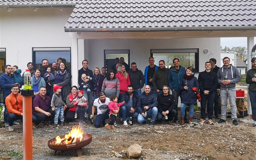 Rohbaufest mit zahlreichen Gästen für Kern-Haus Family in Zwochau