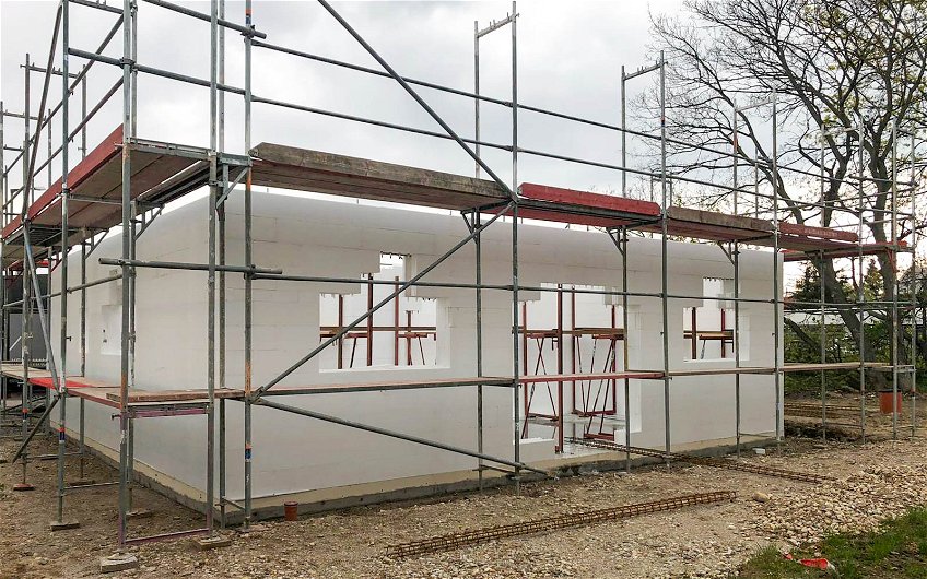 Erdgeschossrohbau mit DuoTherm für Kern-Haus Signus in Leipzig Sommerfeld 