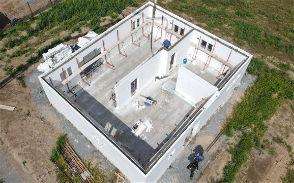 Luftaufnahme der Betonage der DuoTherm-Elemente für Kern-Haus Allea in Eilenburg