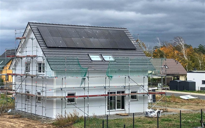 Photovoltaikanlage auf Satteldachhaus des Familienhaus in Eilenburg