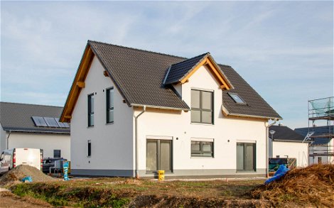 Fertigstellung des Kern-Haus Familienhaus mit Gaube in Eilenburg