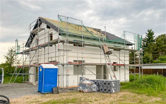 Eindecken des Daches für Kern-Haus Familienhaus in Eilenburg