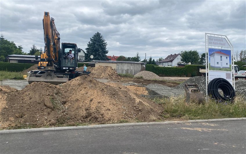Tiefbauarbeiten auf Grundstück für Kern-Haus Baleo in Eilenburg