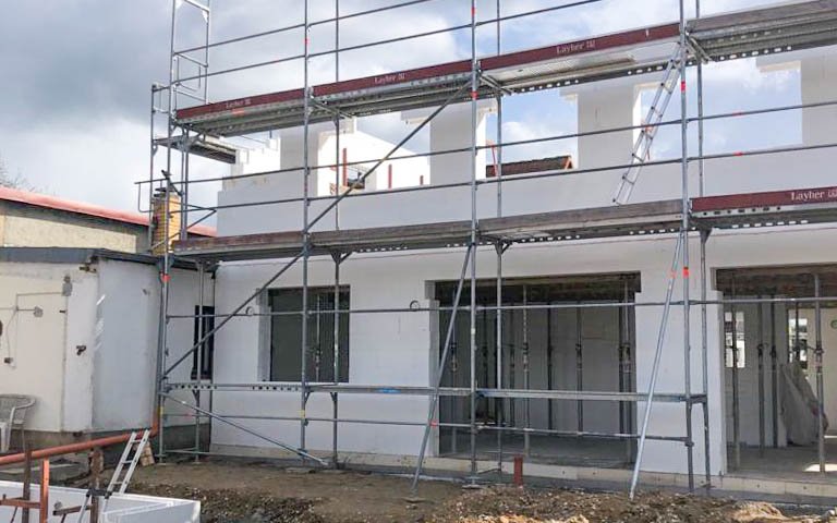 Beginn Dachgeschossrohbau für Kern-Haus Anbau Neubau in Leipzig Meusdorf