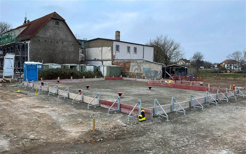 Schalung für Bodenplatte für Kern-Haus Bungalow in Brodau