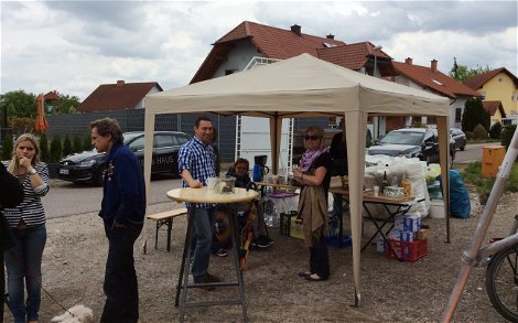 Gäste beim Rohbaufest im frei geplanten Einfamilienhaus von Kern-Haus in Leimersheim