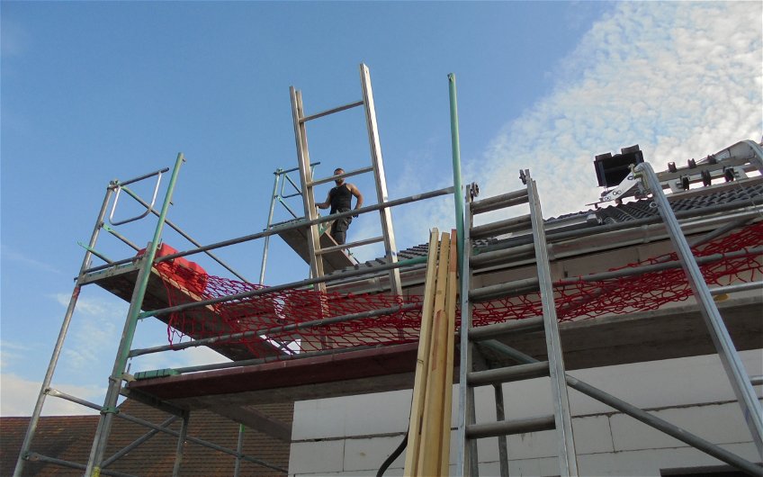 Dachdeckerarbeiten am Familienhaus Komfort in Linkenheim-Hochstetten