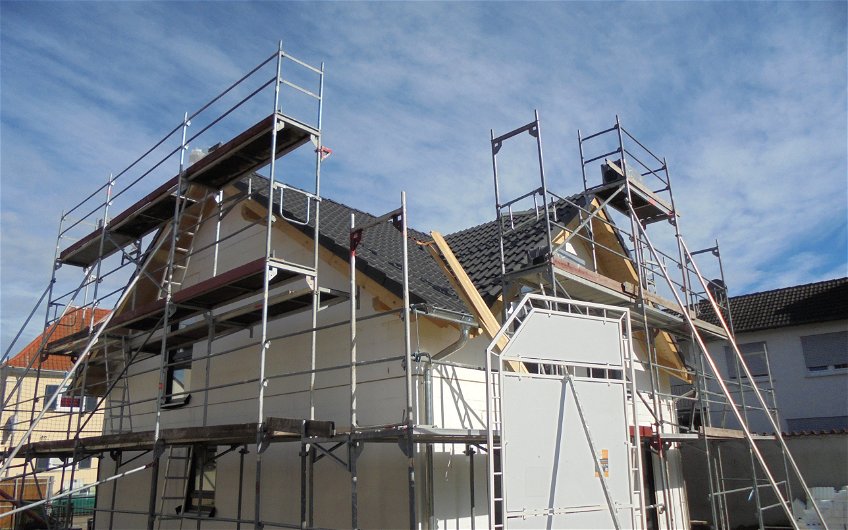 Geschlossener Rohbau des individuell geplanten Einfamilienhauses Komfort von Kern-Haus in Herxheim