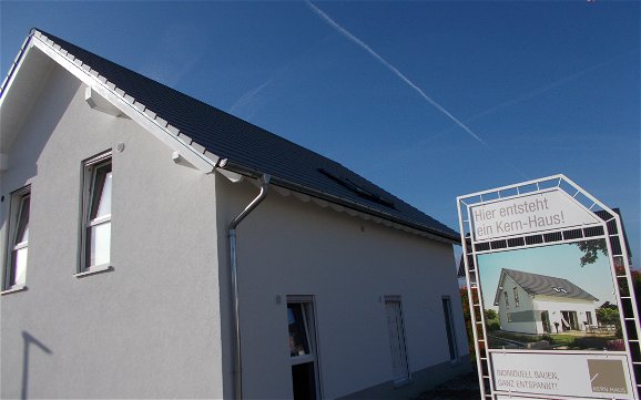 Kern-Haus Signum in Römerberg ohne Gerüst
