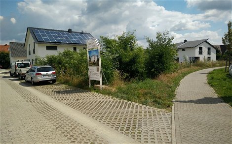 Grundstück für die individuell geplante Kern-Haus-Stadtvilla Signus in Dettenheim-Rußheim vor Beginn der Erdarbeiten