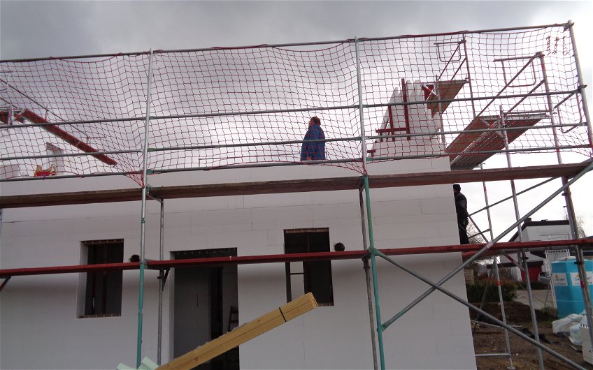 Bau der DuoTherm-Wände des individuell geplanten Einfamilienhauses Komfort von Kern-Haus in Lambsheim