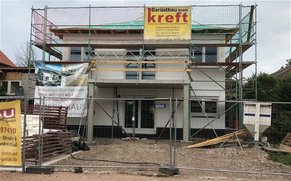 Rohbau des individuell geplanten Zweifamilienhauses Duplea von Kern-Haus in Erpolzheim