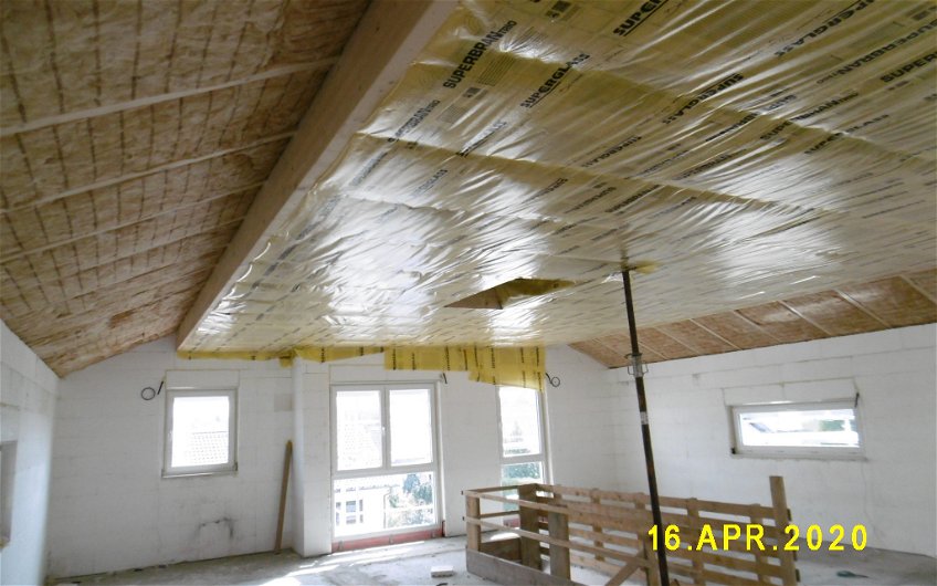 Dachdämmung im individuell geplanten Familienhaus Vero von Kern-Haus in Monsheim-Kriegsheim